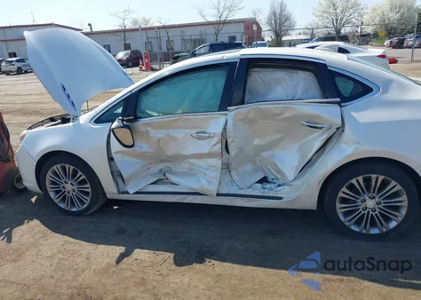 2015 Buick Verano Leather Group из США, поврежденный, VIN 1G4PS5SK3F4134213